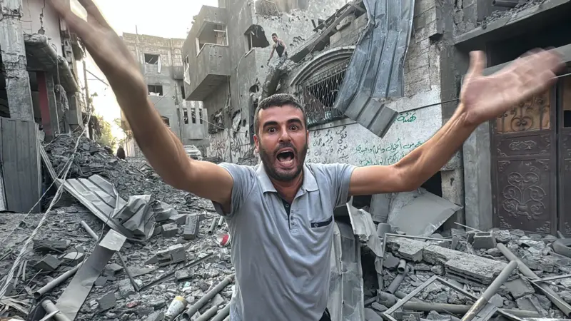 غارة إسرائيلية على منزل في جباليا، ومقتل أكثر من 30 فلسطينيًا بينهم 13 طفلًا